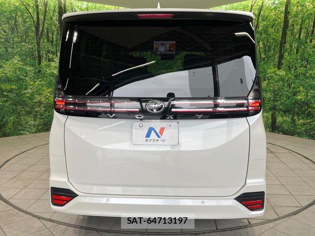 Toyota VOXY 2023-11 7503564-16