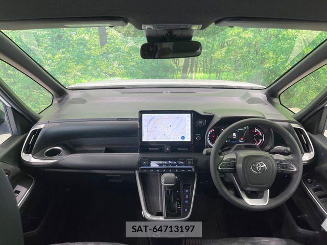 Toyota VOXY 2023-11 7503564-1