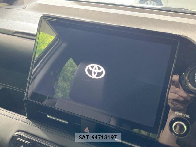 Toyota VOXY 2023-11 7503564-3