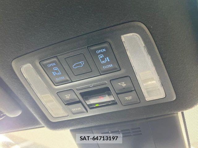 Toyota VOXY 2023-11 7503564-5