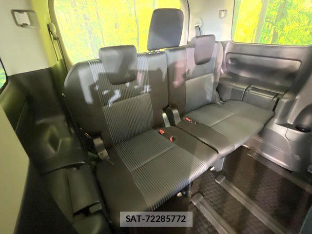 Toyota VOXY 2016-06 7503610-9