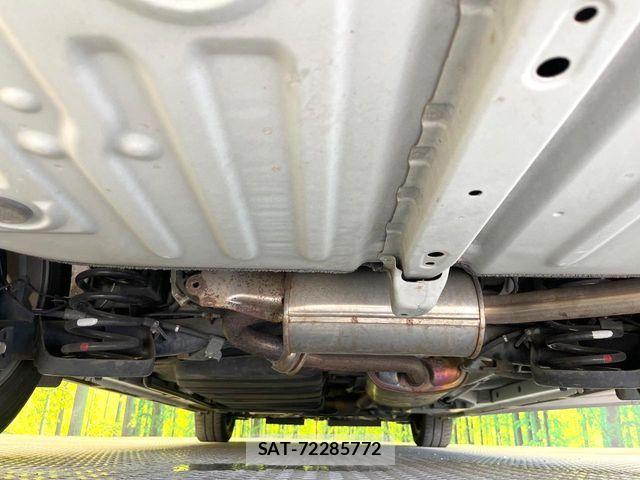 Toyota VOXY 2016-06 7503610-19