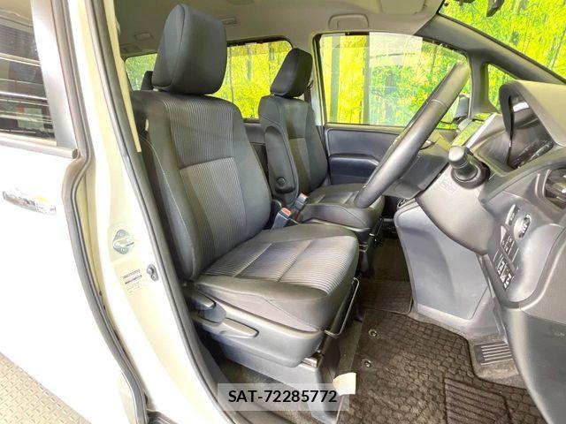 Toyota VOXY 2016-06 7503610-7