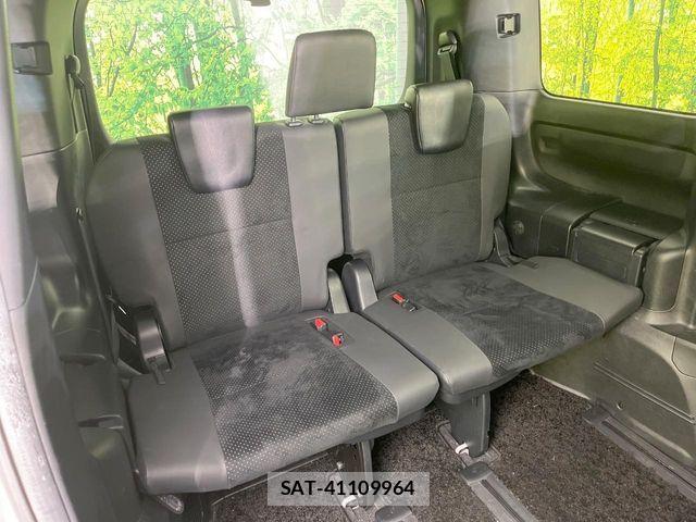 Toyota VOXY 2020-11 7503584-9