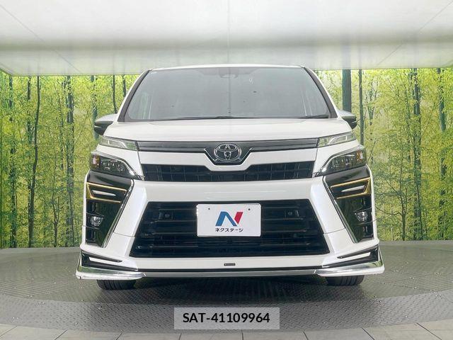 Toyota VOXY 2020-11 7503584-14