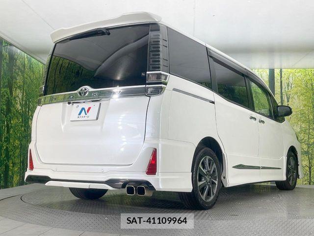 Toyota VOXY 2020-11 7503584-17