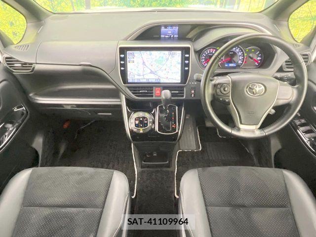Toyota VOXY 2020-11 7503584-1