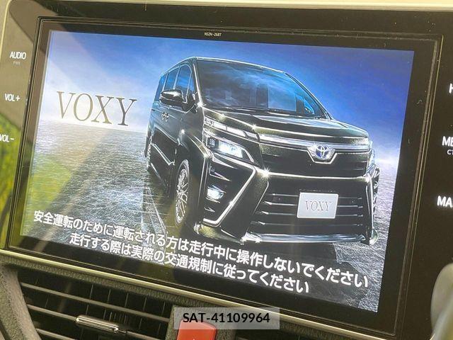Toyota VOXY 2020-11 7503584-4