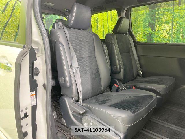Toyota VOXY 2020-11 7503584-8