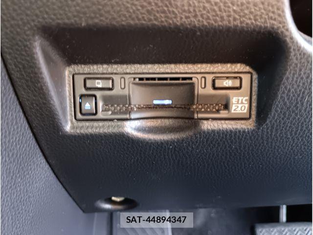 Toyota VOXY 2022-04 7510397-12