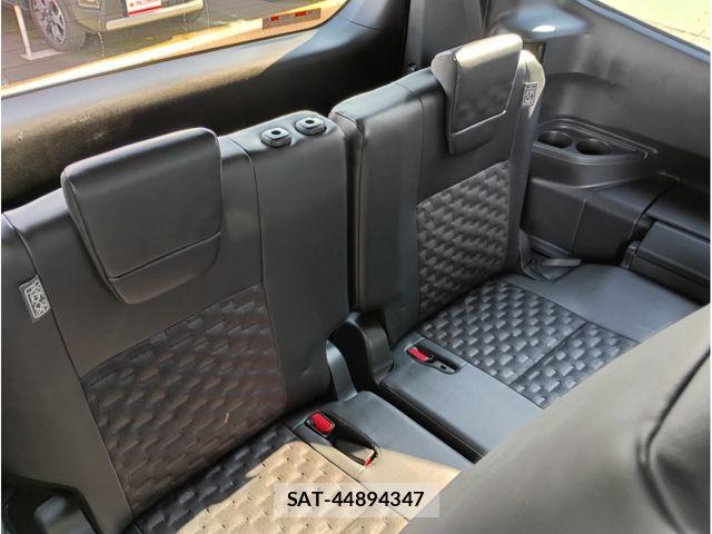 Toyota VOXY 2022-04 7510397-17