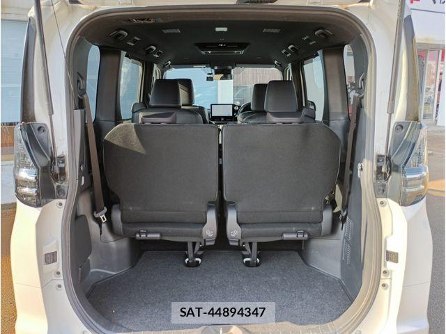 Toyota VOXY 2022-04 7510397-18