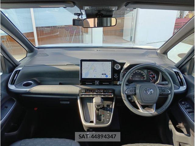 Toyota VOXY 2022-04 7510397-1