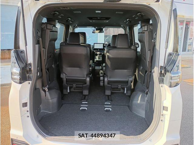 Toyota VOXY 2022-04 7510397-19