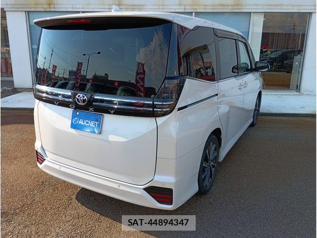 Toyota VOXY 2022-04 7510397-2