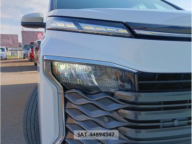 Toyota VOXY 2022-04 7510397-4