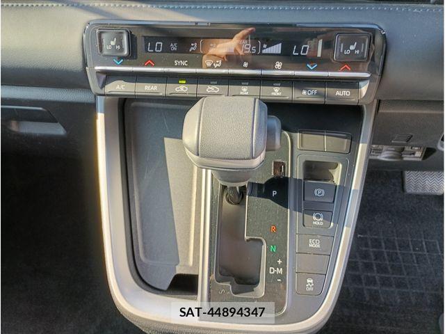 Toyota VOXY 2022-04 7510397-8