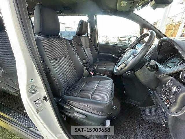 Toyota VOXY 2017-11 7503603-11