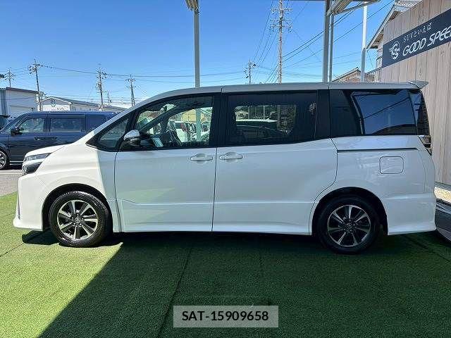 Toyota VOXY 2017-11 7503603-16