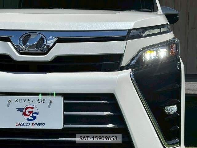Toyota VOXY 2017-11 7503603-17