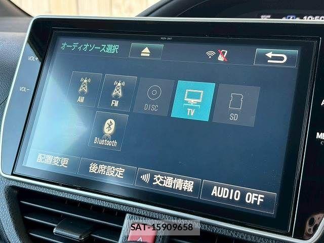 Toyota VOXY 2017-11 7503603-5