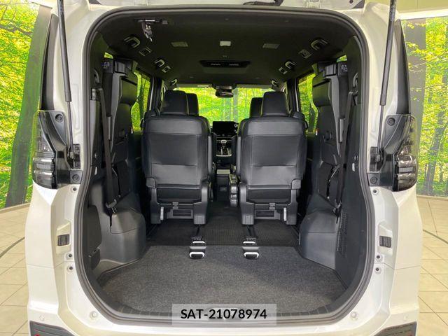 Toyota VOXY 2023-09 7503580-10