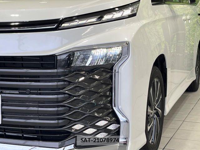Toyota VOXY 2023-09 7503580-12