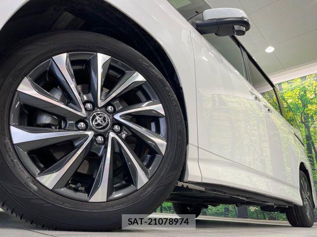 Toyota VOXY 2023-09 7503580-13
