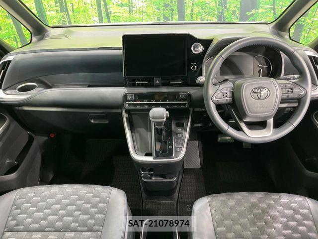 Toyota VOXY 2023-09 7503580-1