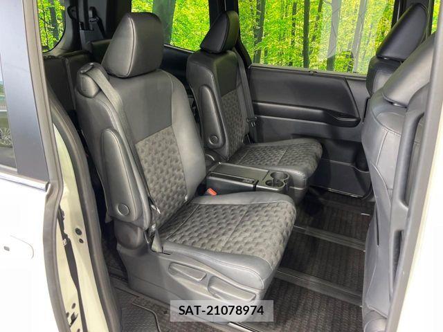 Toyota VOXY 2023-09 7503580-8