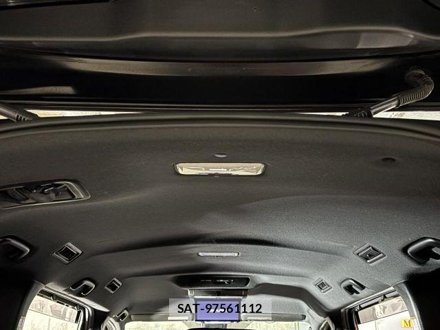 Toyota VOXY 2017-11 7503611-11