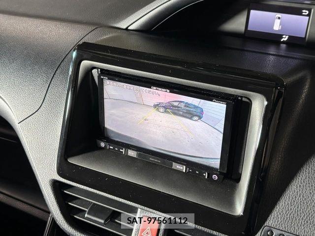 Toyota VOXY 2017-11 7503611-15