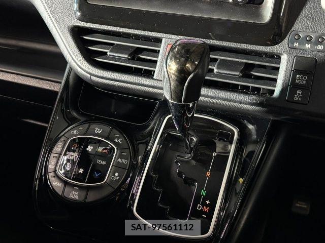 Toyota VOXY 2017-11 7503611-16