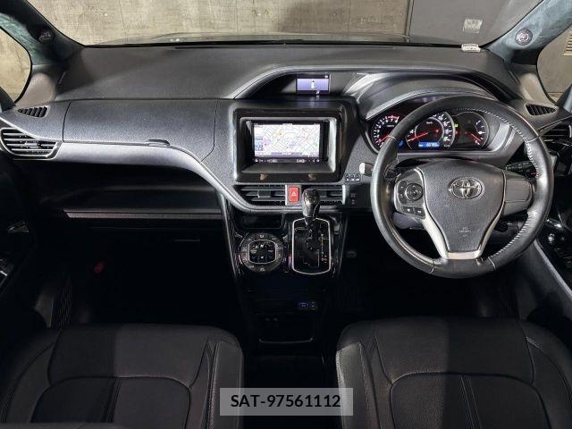 Toyota VOXY 2017-11 7503611-1