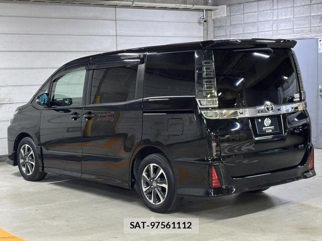 Toyota VOXY 2017-11 7503611-23
