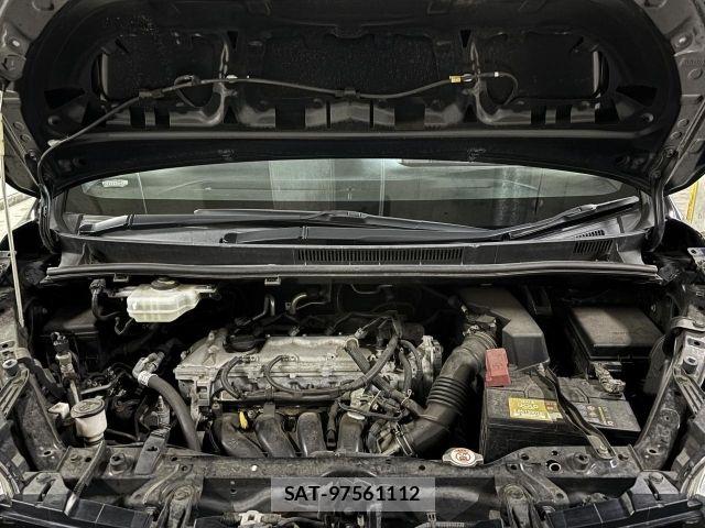 Toyota VOXY 2017-11 7503611-27