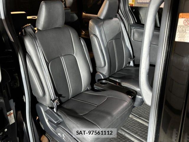 Toyota VOXY 2017-11 7503611-4
