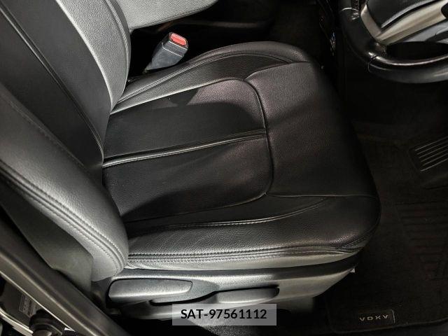 Toyota VOXY 2017-11 7503611-5