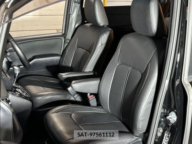 Toyota VOXY 2017-11 7503611-8