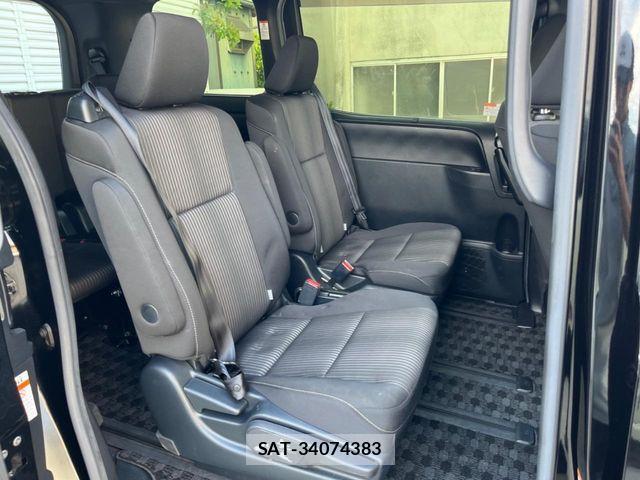 Toyota VOXY 2019-01 7503600-9