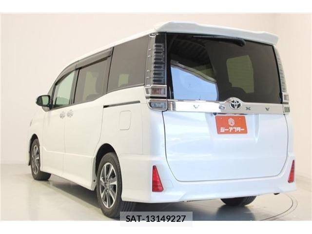 Toyota VOXY 2018-09 7510402-9