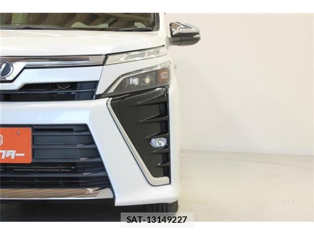 Toyota VOXY 2018-09 7510402-13