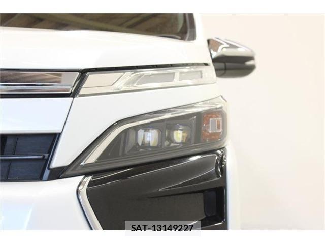 Toyota VOXY 2018-09 7510402-14