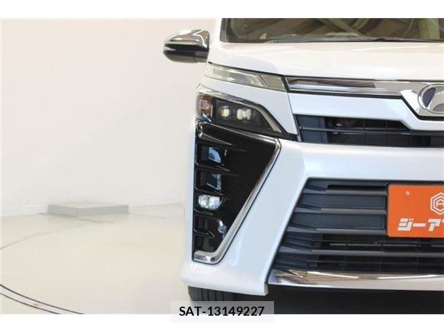 Toyota VOXY 2018-09 7510402-15