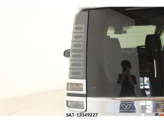 Toyota VOXY 2018-09 7510402-18
