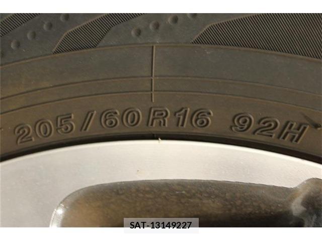 Toyota VOXY 2018-09 7510402-26