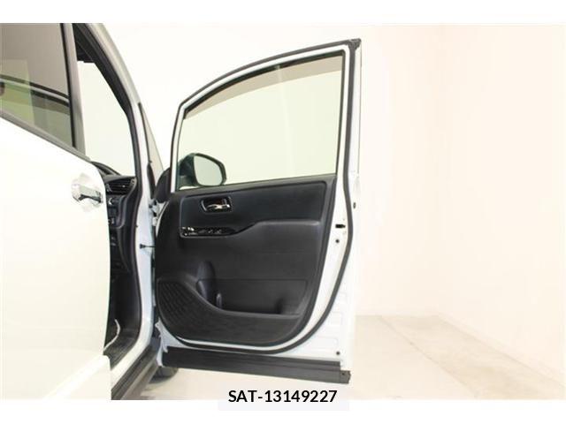 Toyota VOXY 2018-09 7510402-28