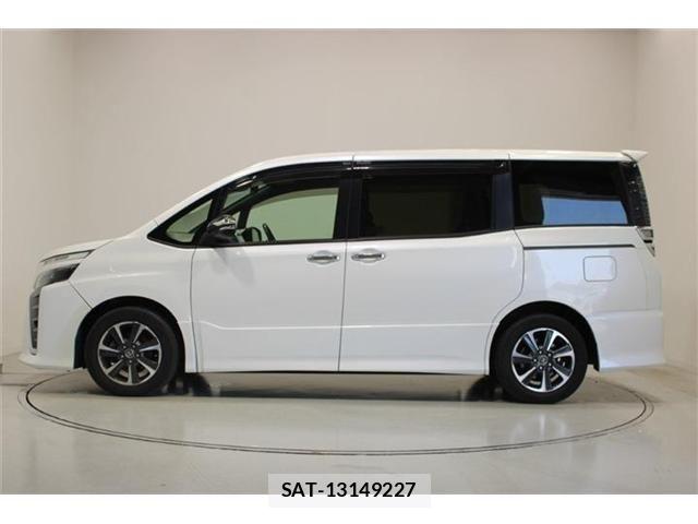 Toyota VOXY 2018-09 7510402-8