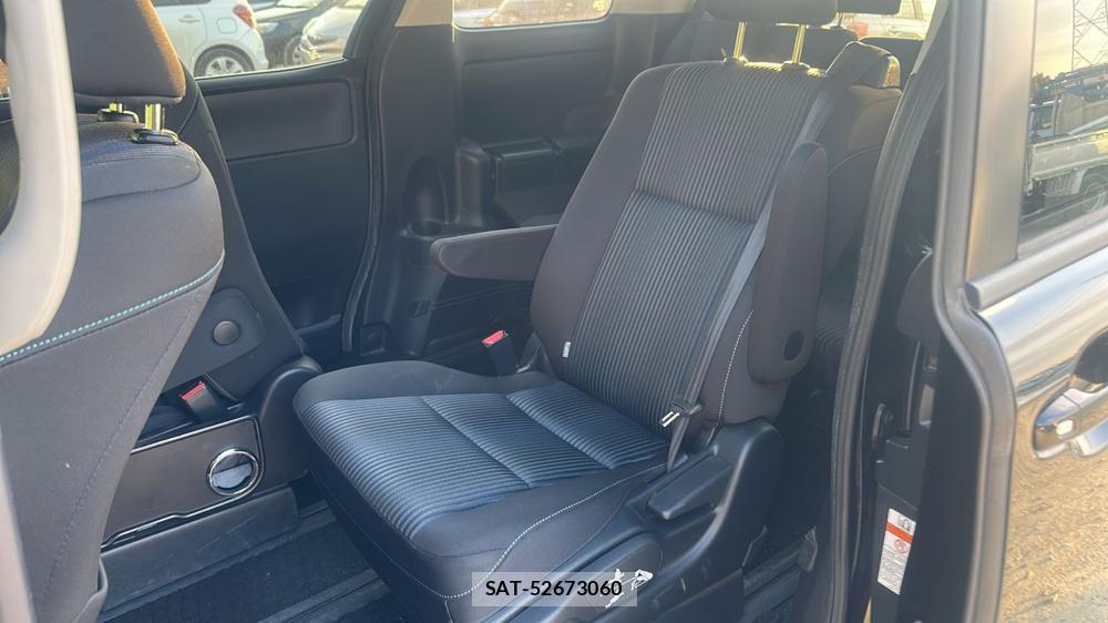 Toyota VOXY 2016 6920678-9