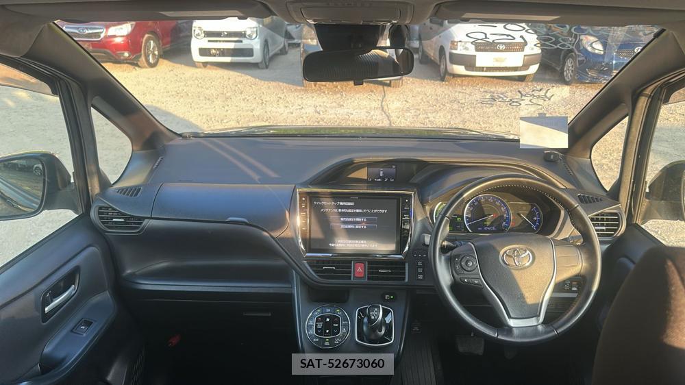 Toyota VOXY 2016 6920678-12
